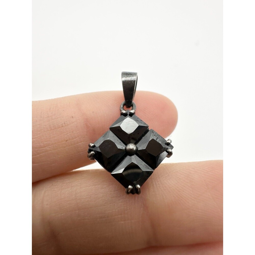925 STERLING SILVER BLACK SPINEL PRINCESS CUT PENDANT